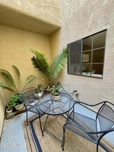270 Country Club Dr in Simi Valley, CA - Building Photo - Building Photo