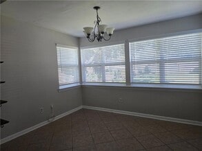 641 Jefferson Heights Ave, Unit 16 in New Orleans, LA - Foto de edificio - Building Photo