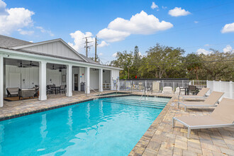 Legacy Oaks Apartments in Sarasota, FL - Foto de edificio - Building Photo