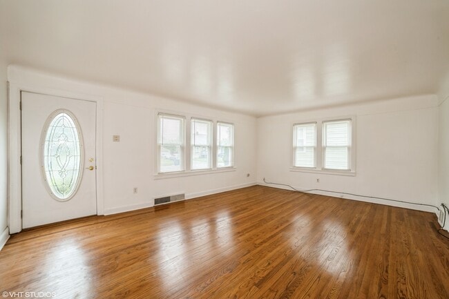 1282 River Dr in Calumet City, IL - Building Photo - Building Photo
