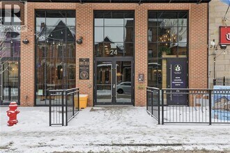 24 Augusta St in Hamilton, ON - Building Photo - Building Photo