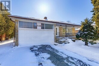 129 Crestwood Rd in Vaughan, ON - Building Photo - Building Photo