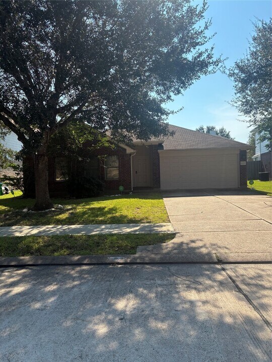 8307 Solara Bend Ct in Houston, TX - Building Photo