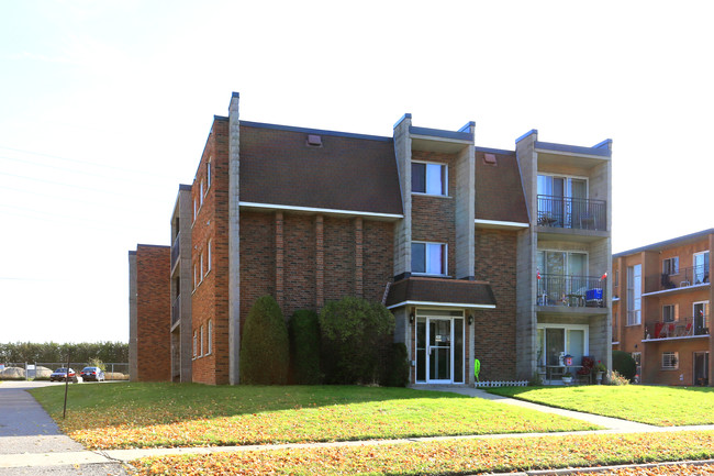 Traynor Avenue Apartments in Kitchener, ON - Building Photo - Building Photo