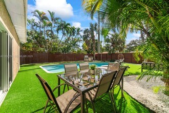 2708 Cleveland St in Hollywood, FL - Building Photo - Building Photo