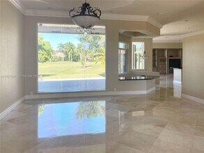 2579 Mayfair Ln in Weston, FL - Building Photo - Building Photo