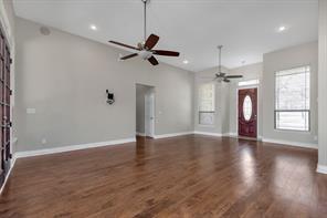 9609 Spring Rd in Argyle, TX - Foto de edificio - Building Photo