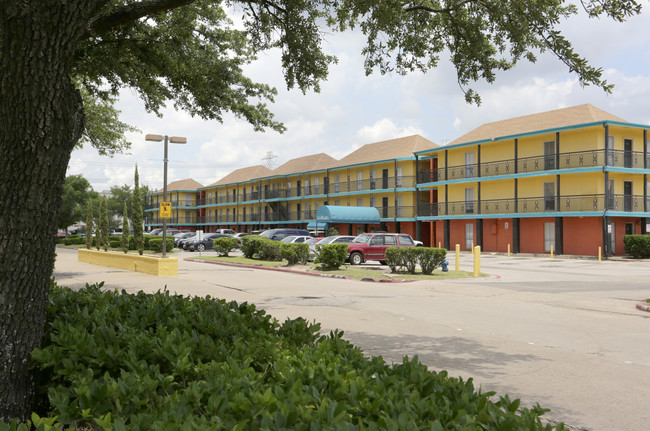 La Plaza in Houston, TX - Building Photo - Building Photo