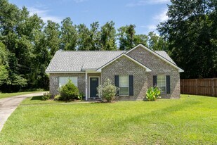 38494 Ruby Dr in Gonzales, LA - Building Photo