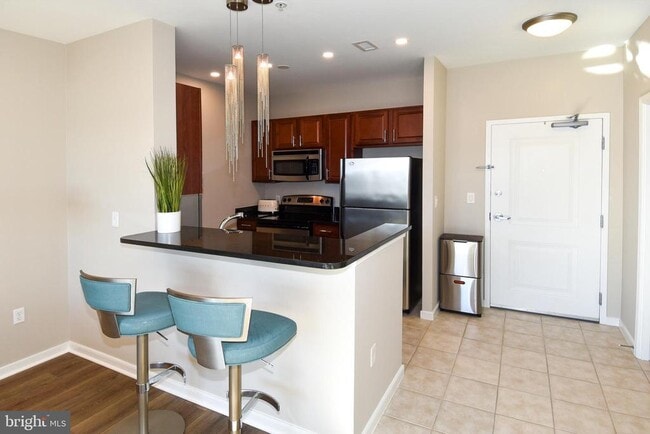 6506 America Blvd in Hyattsville, MD - Foto de edificio - Building Photo