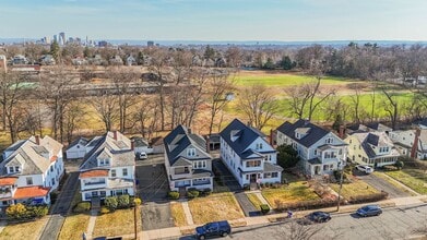 58 Maplewood Ave in West Hartford, CT - Building Photo - Building Photo