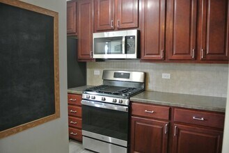 118 Colonial Pkwy in Yorkville, IL - Building Photo - Building Photo