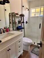 13351 SW 46th St in Miami, FL - Building Photo