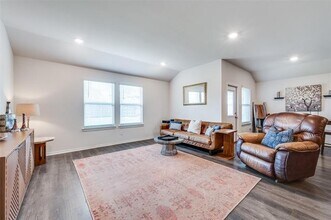 6109 Ballenger Rd in Aubrey, TX - Building Photo - Building Photo