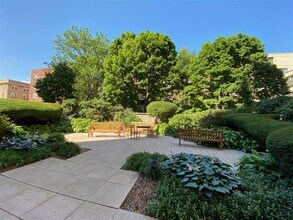 931 Massachusetts Ave, Unit 903 in Cambridge, MA - Foto de edificio - Building Photo