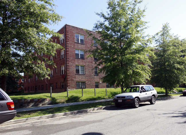 1355 Peabody St NW in Washington, DC - Building Photo - Building Photo