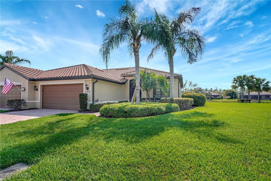 10879 Rutherford Rd in Ft. Myers, FL - Foto de edificio