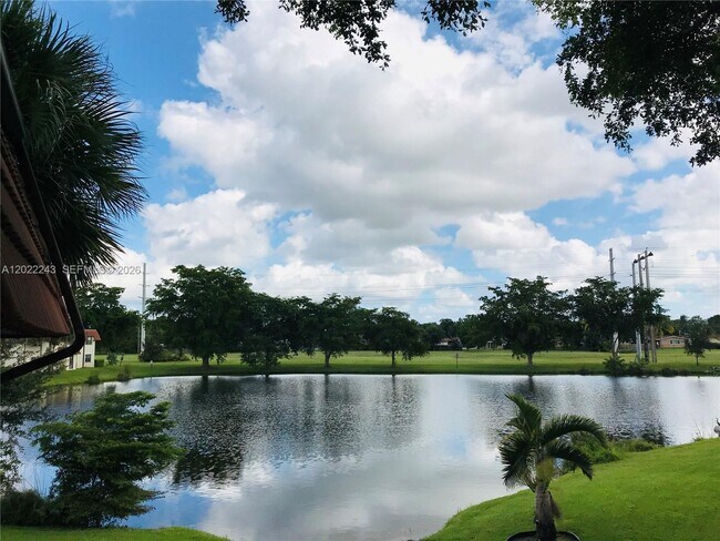 property at 565 NW 100th Pl