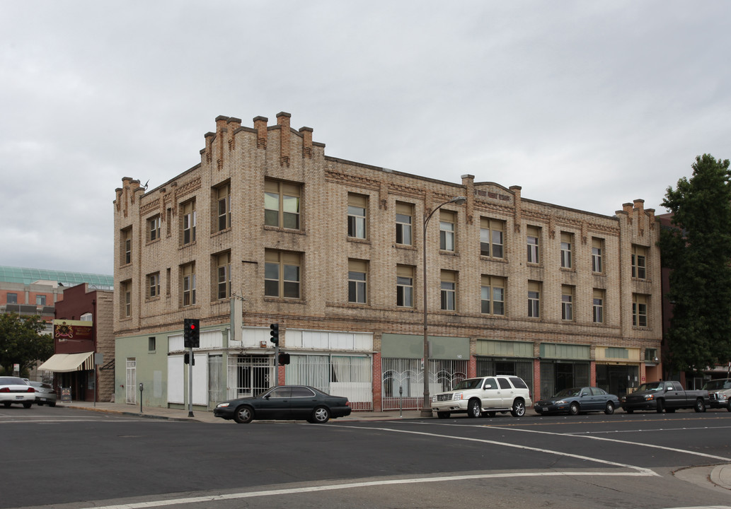 143 S California St in Stockton, CA - Building Photo