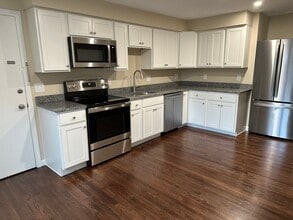 75 Wales St, Unit 2 in Abington, MA - Building Photo - Building Photo