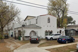 3116 W Ashby Pl in San Antonio, TX - Building Photo