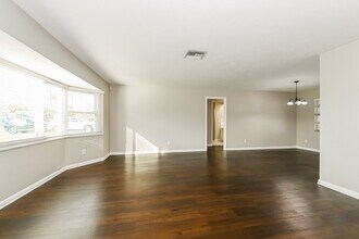 2261 SE 28th St in Cape Coral, FL - Building Photo - Building Photo