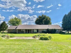 7299 E 1450 N in Huntsville, UT - Building Photo