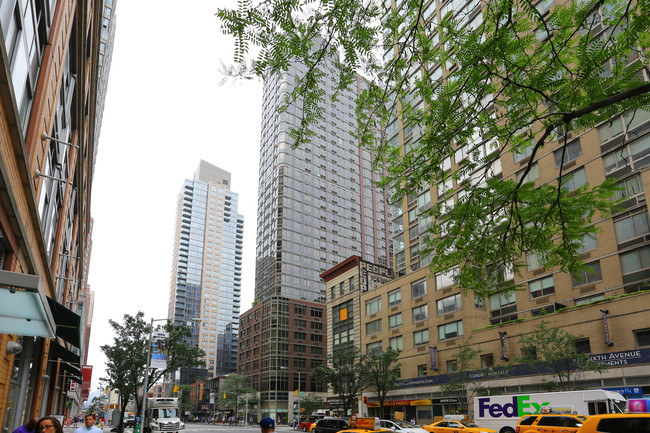 Chelsea Tower in New York, NY - Foto de edificio - Building Photo
