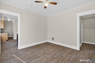 82 Gilbert St in West Haven, CT - Building Photo - Building Photo