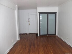 3310 Avenue H in Brooklyn, NY - Building Photo