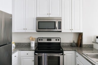 Liberty Towers in Jersey City, NJ - Foto de edificio - Building Photo