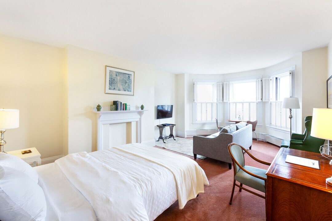 385 Commonwealth Ave in Boston, MA - Building Photo