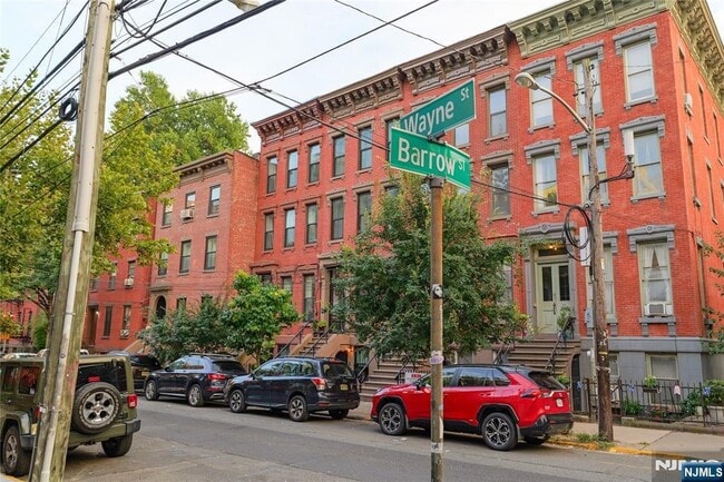 69.5 Wayne St