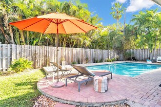 3221 Seaward Dr in Pompano Beach, FL - Building Photo - Building Photo