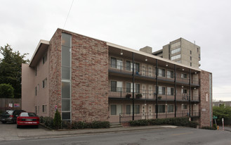 601 E Roy St Apartments