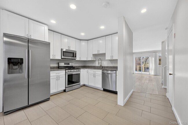 175 Sterling Pl in Highland, NY - Building Photo - Building Photo