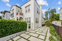 2415 Medina Way in West Palm Beach, FL - Building Photo - Building Photo