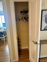 626 4th Ave W, Unit 501 in Seattle, WA - Foto de edificio - Building Photo