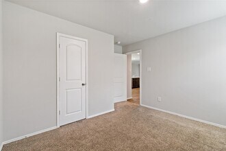 2327 Pettingell Wy in Spring, TX - Foto de edificio - Building Photo