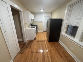 3518 N Long Ave, Unit 2 in Chicago, IL - Foto de edificio - Building Photo