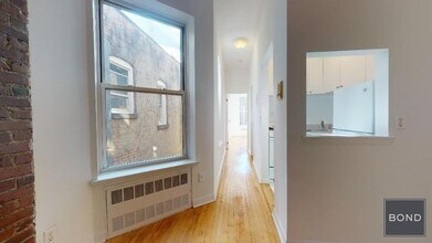 212 E 85th St in New York, NY - Building Photo - Building Photo