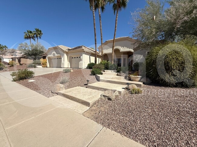 902 E Desert Flower Ln in Phoenix, AZ - Building Photo - Building Photo