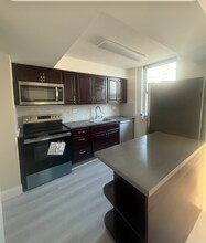 250 174th St, Unit 1405 in Sunny Isles Beach, FL - Building Photo - Building Photo