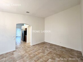 9113 W MacKenzie Dr in Phoenix, AZ - Building Photo - Building Photo