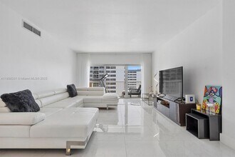 1980 S Ocean Dr in Hallandale Beach, FL - Foto de edificio - Building Photo