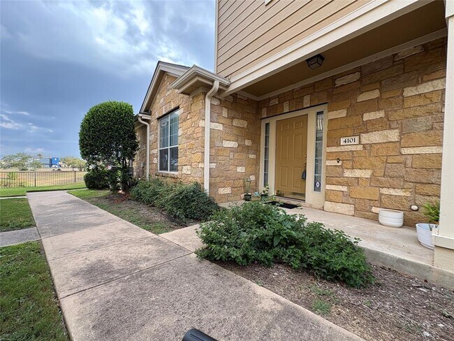 property at 16100 S Great Oaks Dr