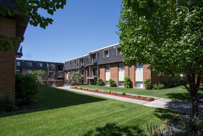 Regency Apartments in Provo, UT - Building Photo - Building Photo