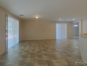 2017 W Carter Rd in Phoenix, AZ - Building Photo - Building Photo