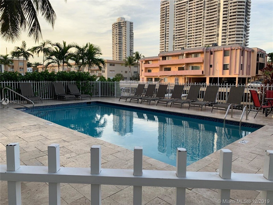 3601 NE 170th St-Unit -308 in Aventura, FL - Building Photo