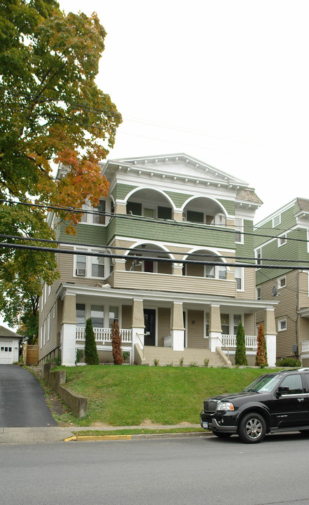 36 Fairview Ave in Hudson, NY - Building Photo